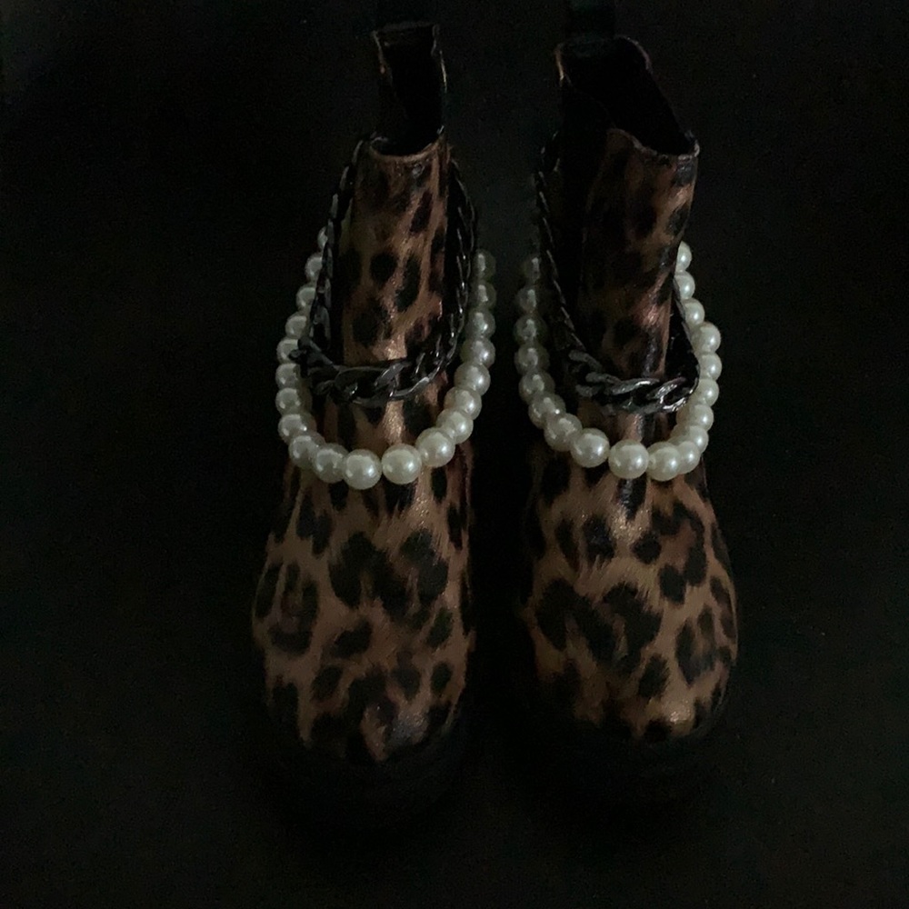 Betsy Johnson boots